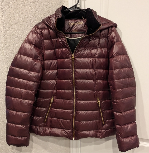 Calvin Klein Puffer Jacket Size Small Burgundy/Maroon Lightweight Premium Down - Picture 1 of 4